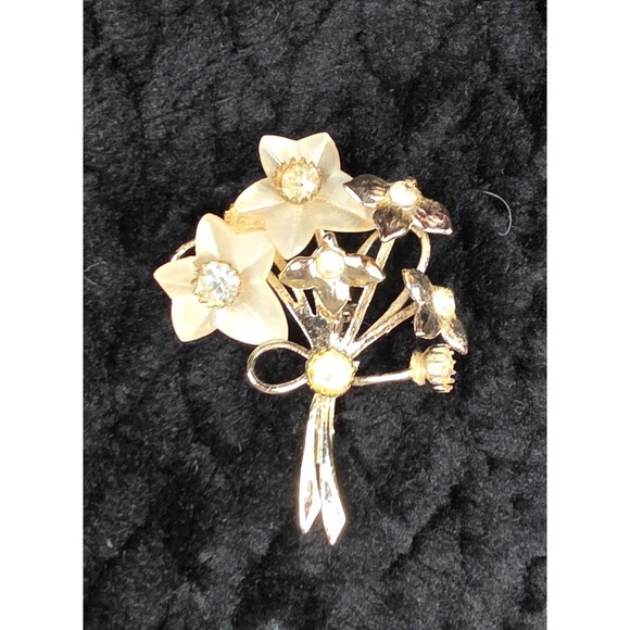 Vtg Gold-Tone Brooch With Mother Of Pearl Accents & Rhinestones Floral Design - Picture 4 of 10